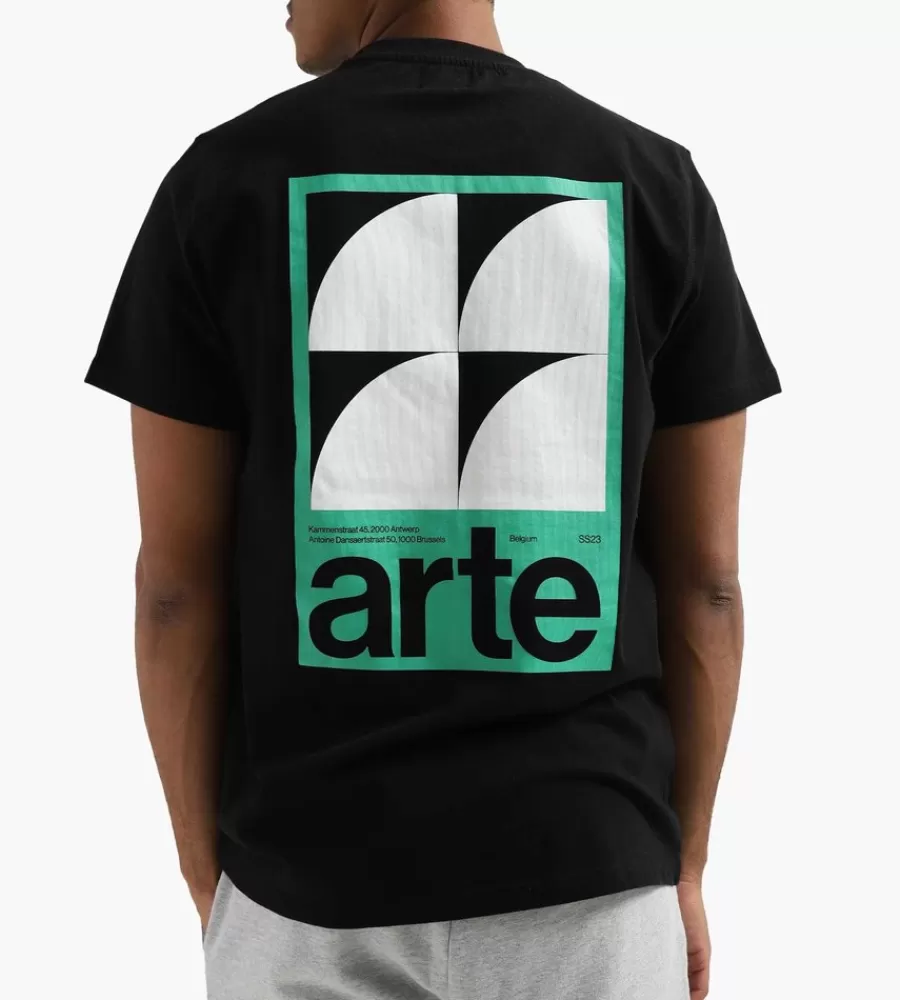 Camiseta ART ANTWERP con Estampado G en Espalda Ajustada - Diseño Moderno en Negro Clásico