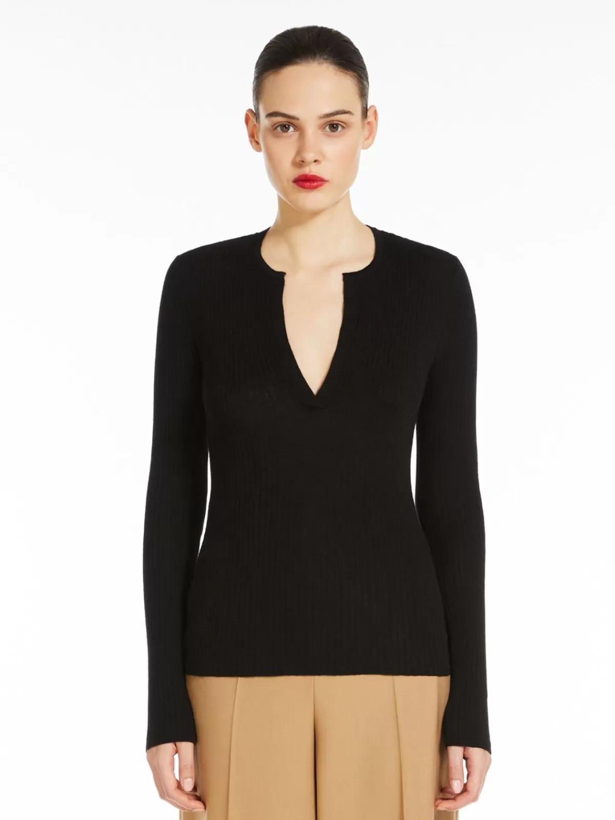 Jersey clásico Max Mara en negro - mezcla de cachemir y seda para un diseño atemporal