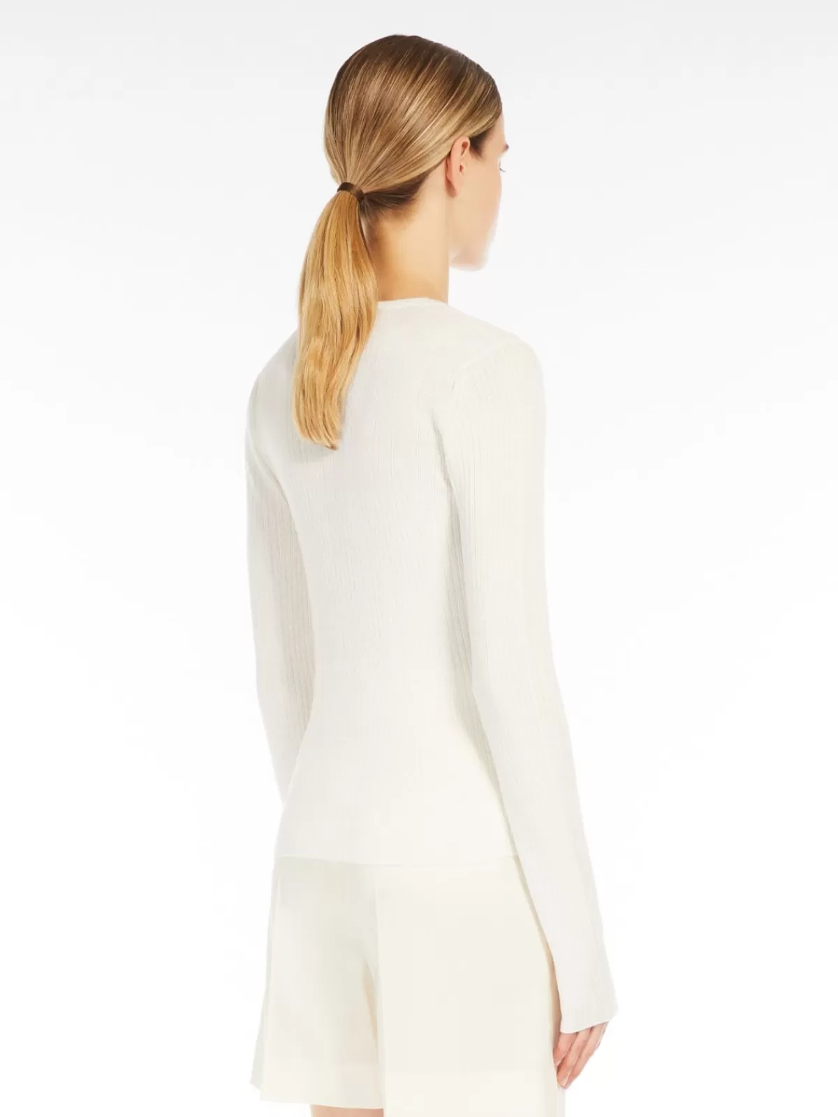 Jersey clásico Max Mara en cachemira y seda - Tonos crema suave | Prenda de punto premium para temporada