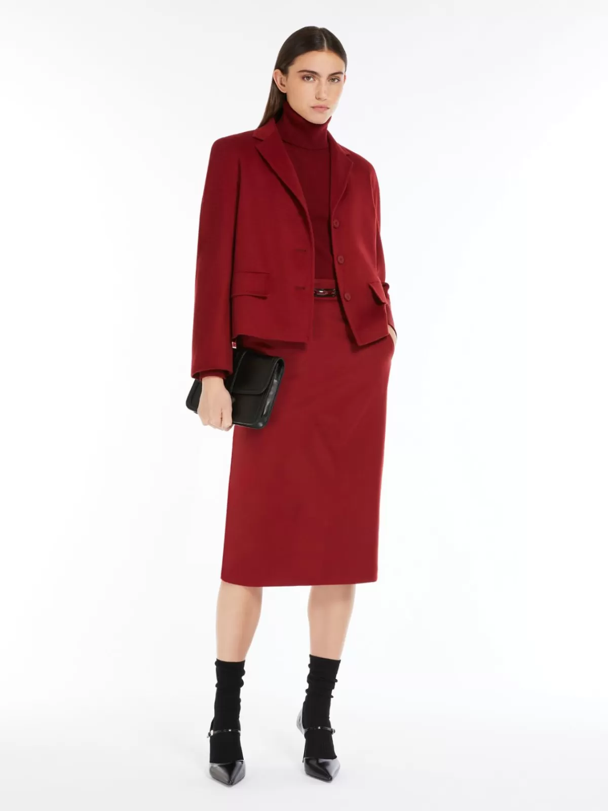 Max Mara - Suéter de cuello alto en cachemira color vino Burdeos | Prenda tejida para invierno con calidez y estilo