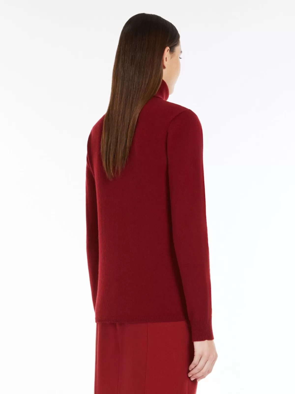 Max Mara - Suéter de cuello alto en cachemira color vino Burdeos | Prenda tejida para invierno con calidez y estilo