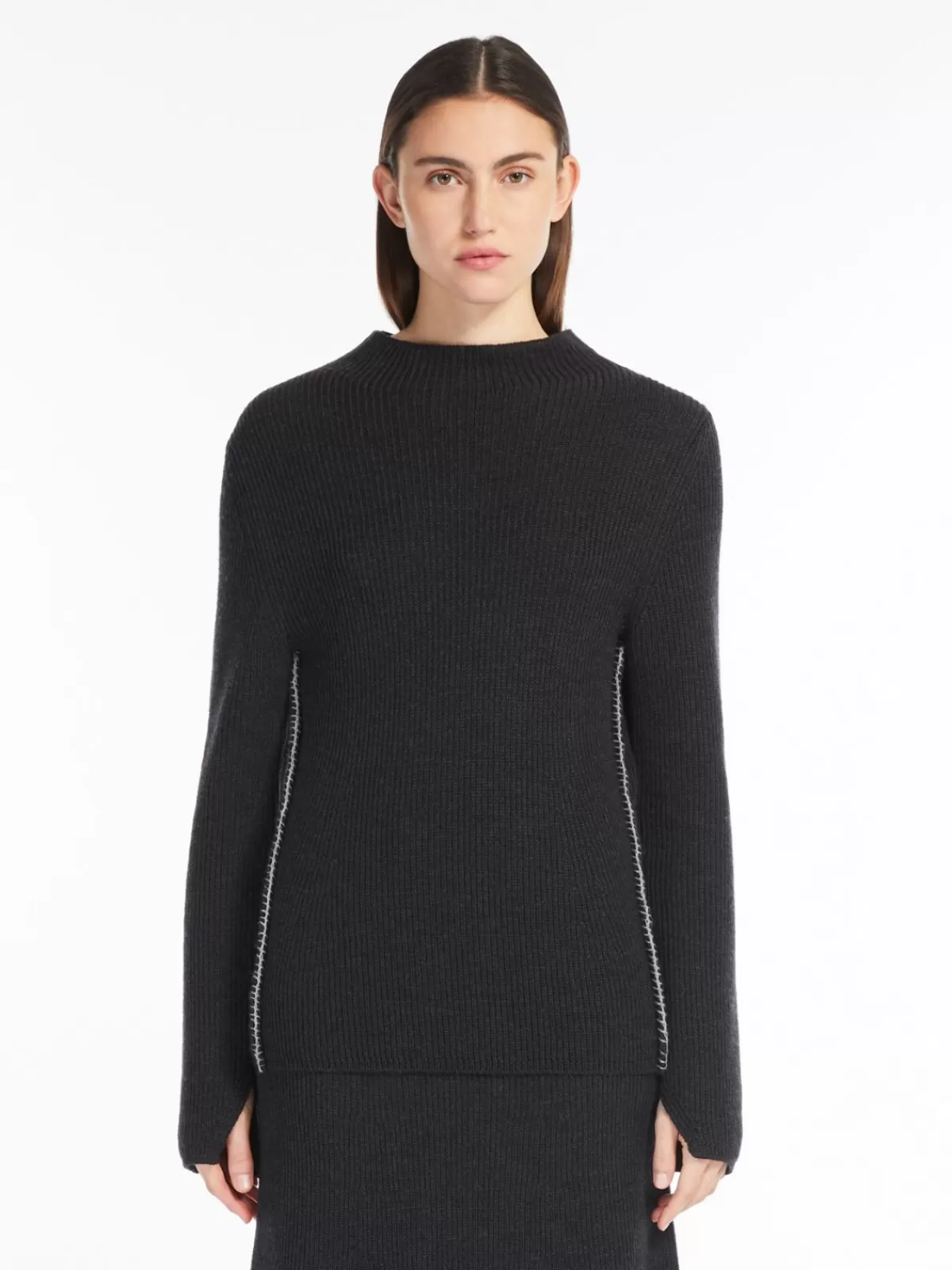 Max Mara - Suéter de lana acanalada con cuello craterífero en gris grafito, tejido abullonado para abrigo invernal 

(：，