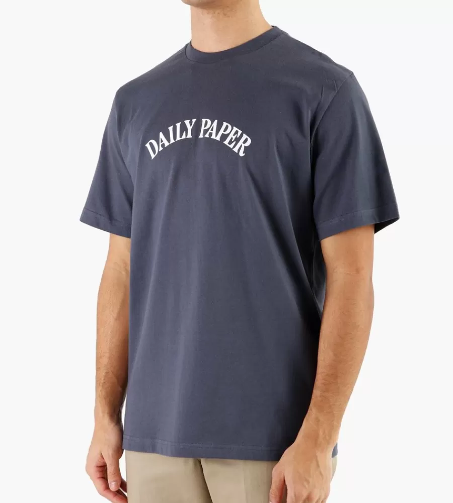 Camiseta Daily Paper Partu - Gris Odisea | Básico Urbano con Diseño Minimalista y Confort Moderno para Estilo Casual