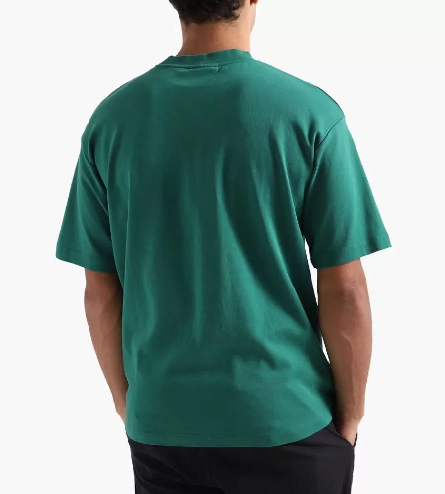 Camiseta Estilo Urbano Drole de Monsieur - Diseño Parra en Verde Bosque