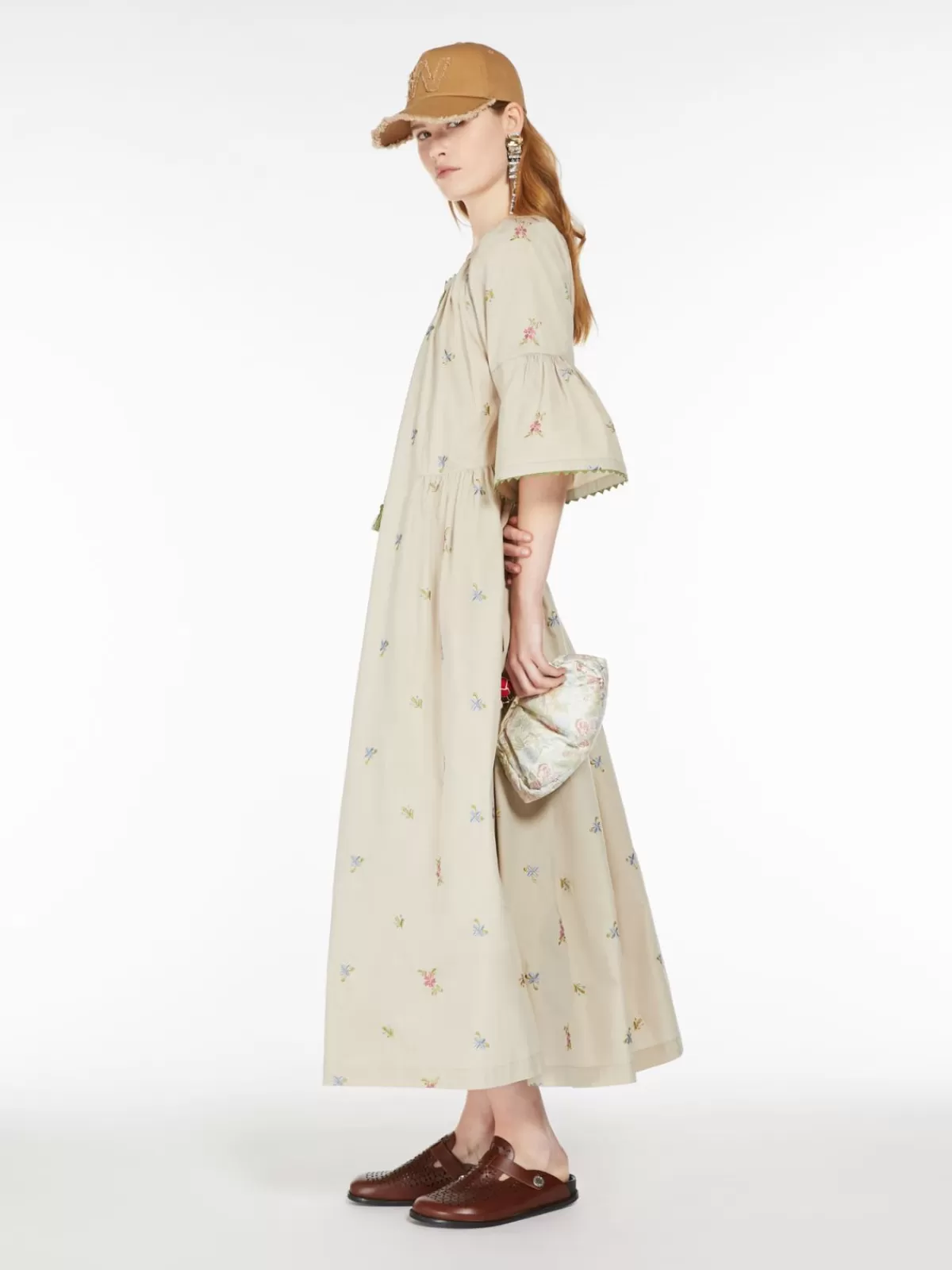 Max Mara - Vestido veraniego en popelina bordada con detalles artesanales, tono arena natural
