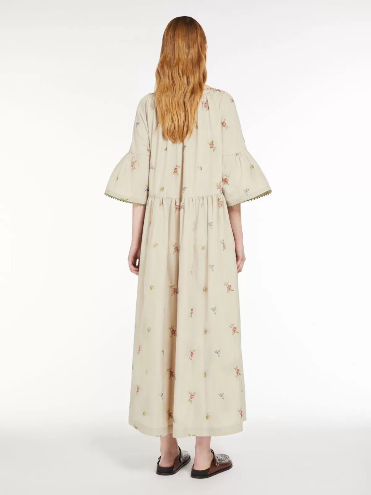Max Mara - Vestido veraniego en popelina bordada con detalles artesanales, tono arena natural