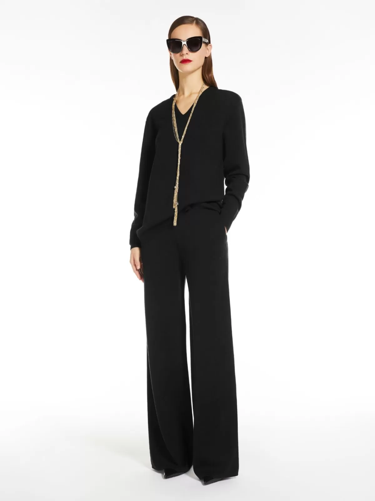 Ébano: Suéter de Lana Merino Extrafina con Cuello en V - Diseño Clásico de Max Mara para Invierno | Tejido Suave y Respirable, Ideal para Looks Elegantes