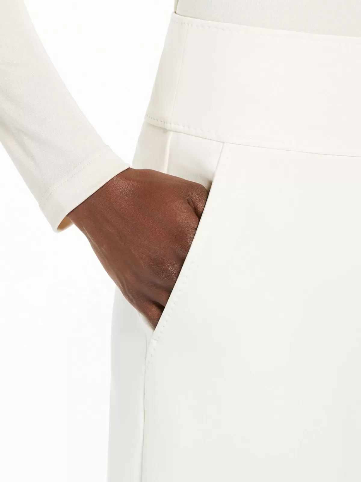 Max Mara - Pantalones Flare en Tejido Técnico de Punto - Estilo Cómodo y Moderno - Color Blanco Clásico
