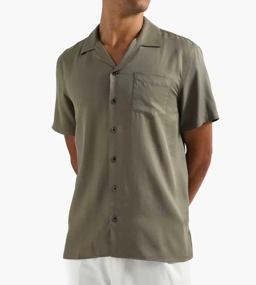 Camiseta Casual LIBERTINE para Estilo Urbano - Diseño Único en Oliva, Talla Completa con Aire Vintage. Envío Rápido Disponible