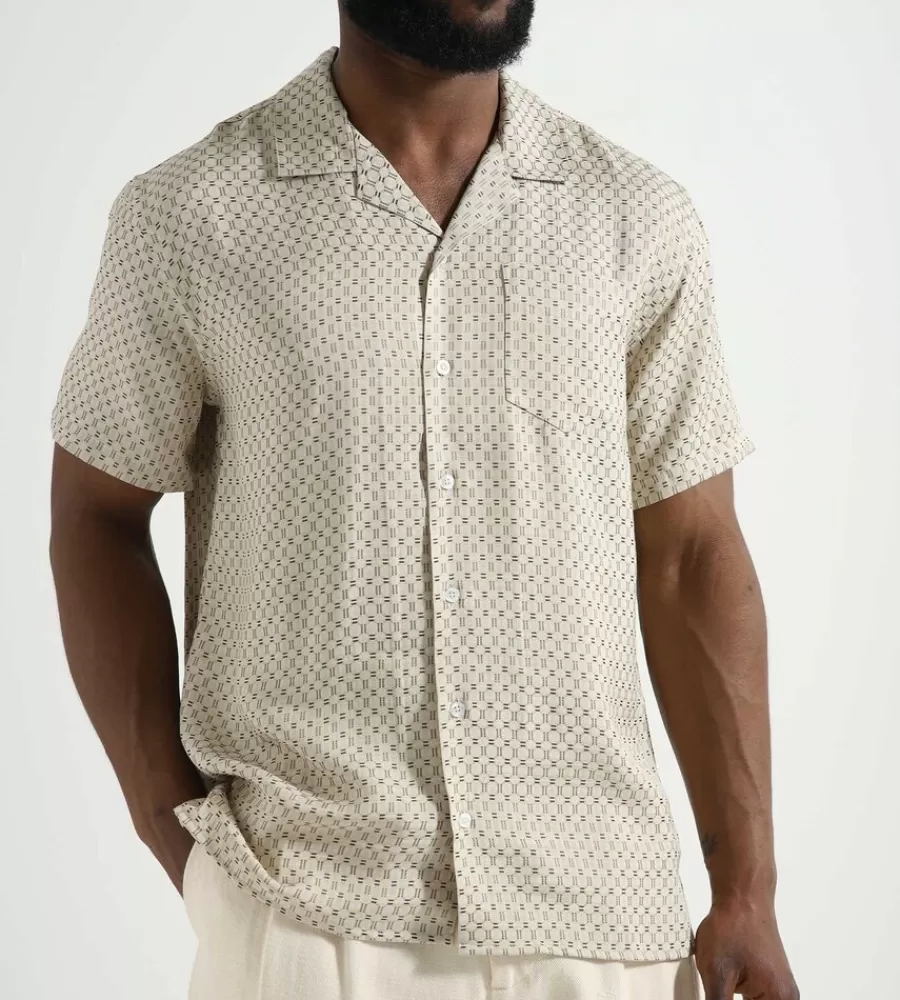 Camisa Libertine - Estilo Cave con Diseño Geométrico en Blanco | Look Urbano Moderno