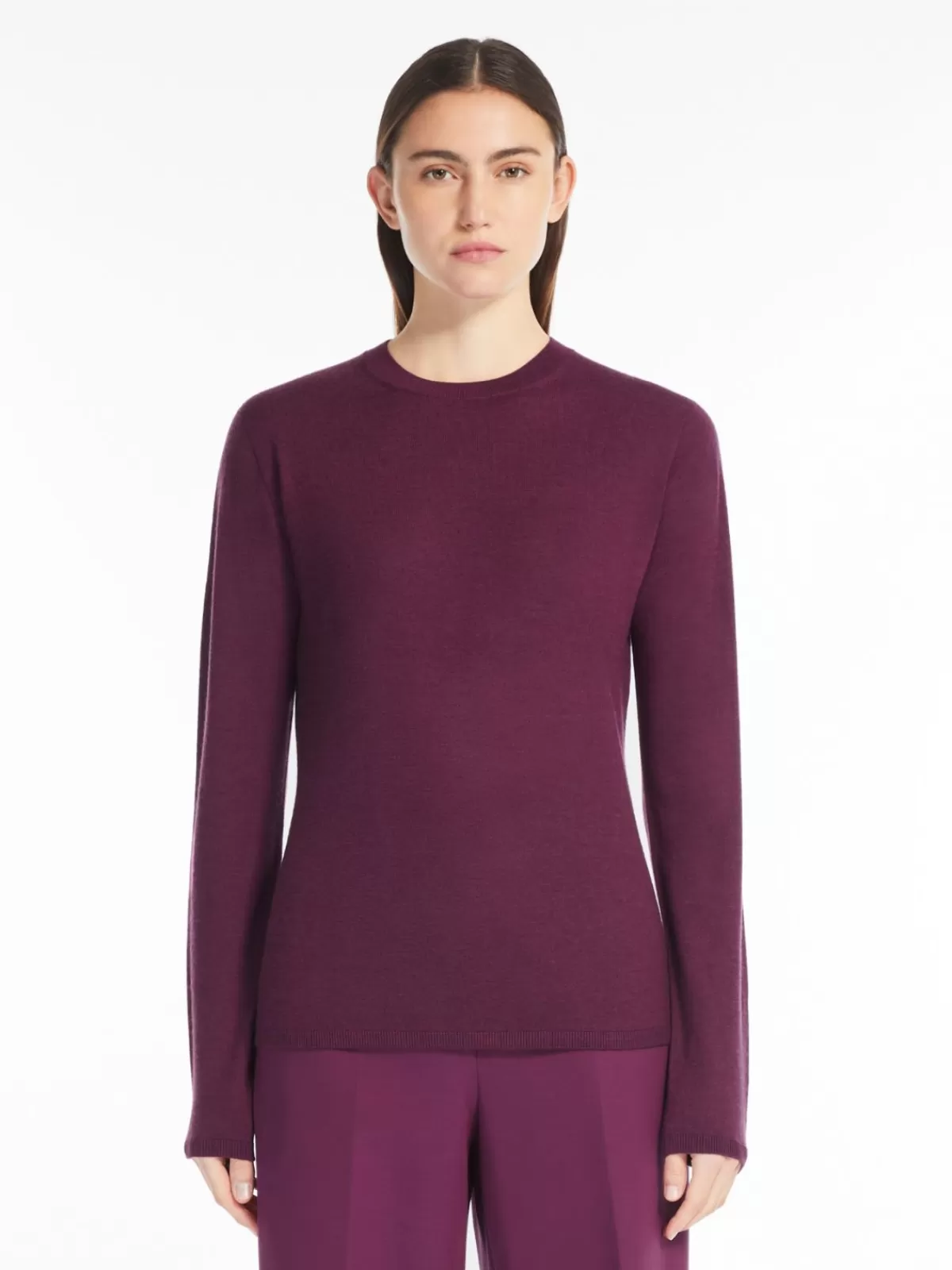 Jersey clásico de cachemira Max Mara · Tejido suave y ligero · Color berenjena elegante · Prenda versátil para looks diarios y ocasiones especiales
