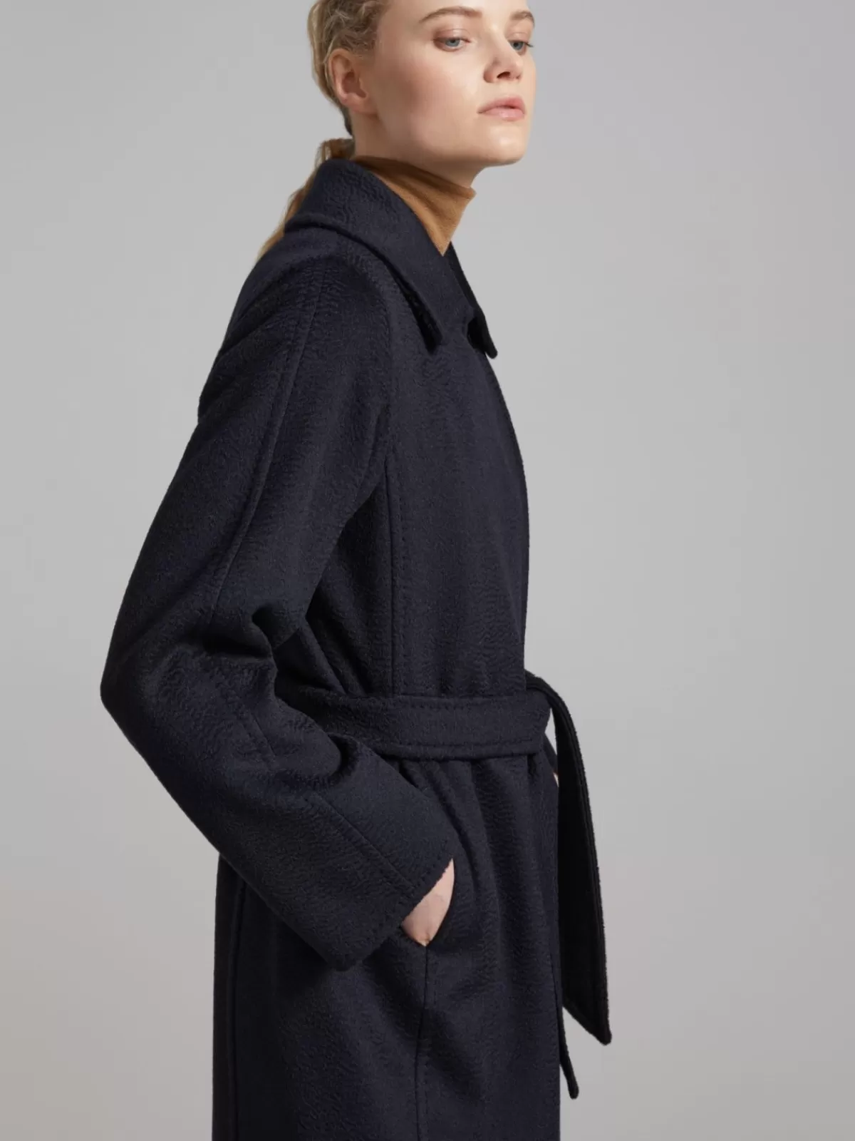 Abrigo icónico Manuela de Max Mara en Azul Ultramar - Elegancia atemporal