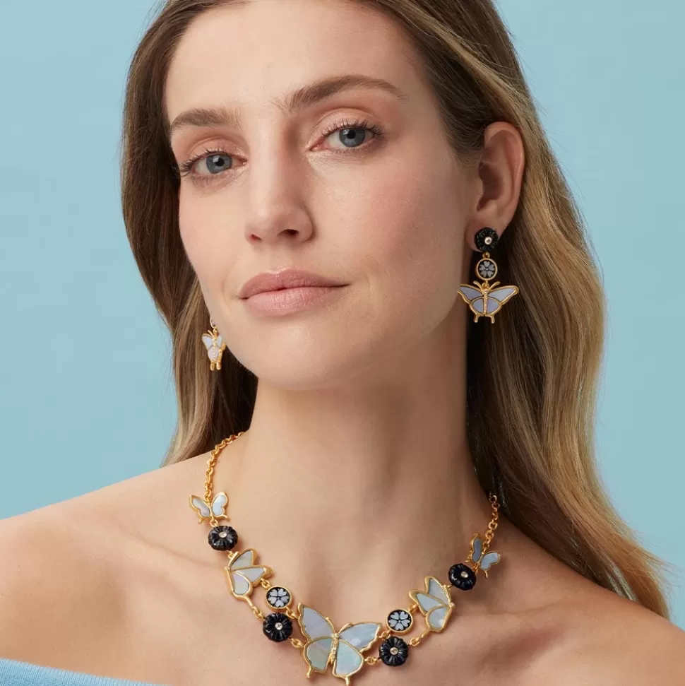 Collar Artesanal Mariposa Meiji - Joyería Llamativa en Plata con Detalles de Ala, Colección Otoño 2023 (The Met Store Edición Exclusiva)