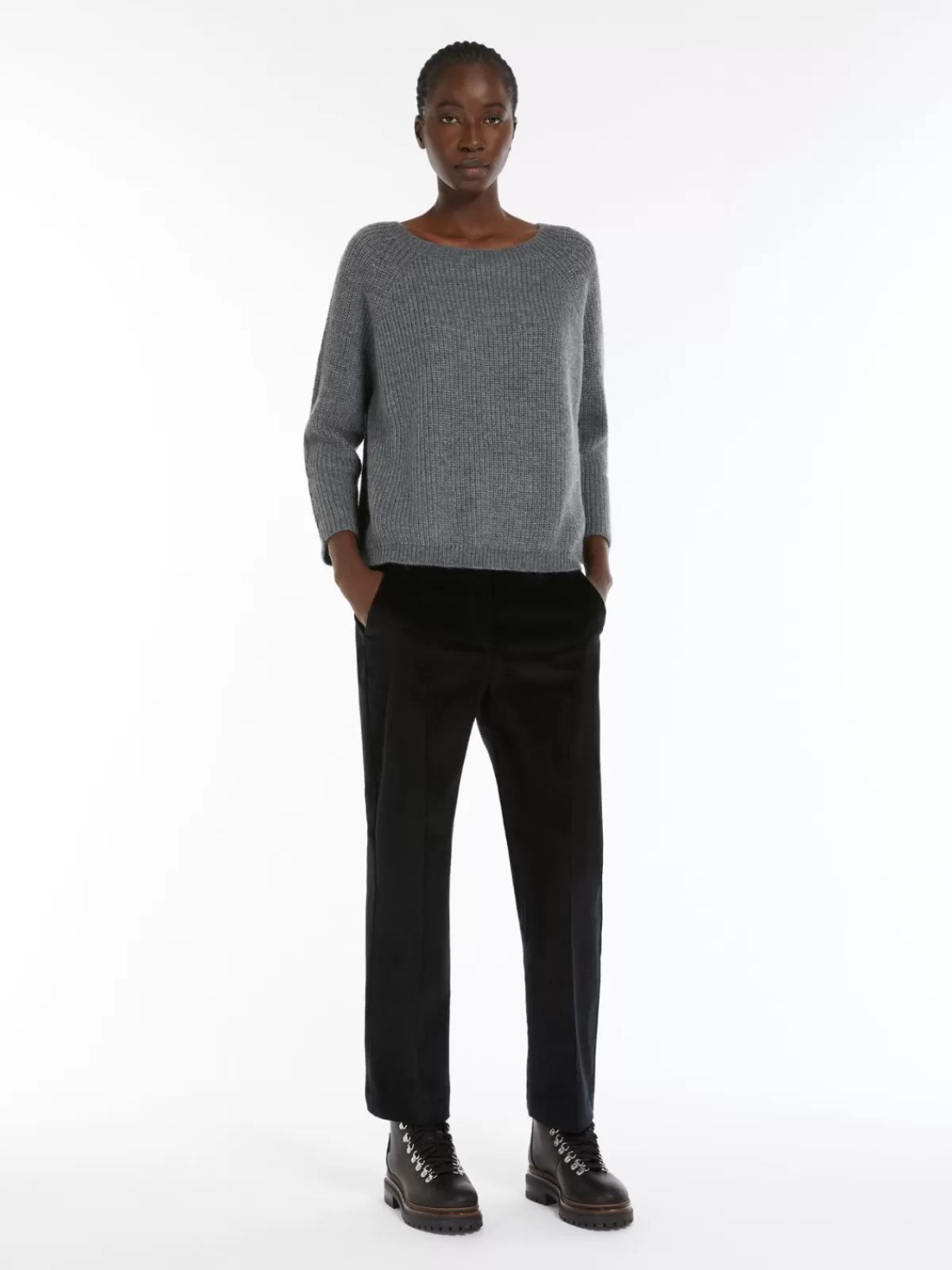 Suéter premium de mohair Max Mara - Gris perla tejido a mano para looks invernales elegantes