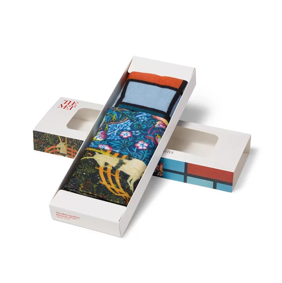 Calcetines Femeninos de Colección Museística - Edición Especial en Caja Regalo por The Met Store 

Complementos Exclusivos: Conjunto de Medias Elegantes con Temática Cultural para Mujer - Presentación Premium del Museo Metropolitano 

Diseños Artísticos en Medias para Ella - Colección Cuidadosamente Curada por The Met Store, Empaque de Lujo Incluido 

Edición Limitada: Pack de Calcetines Femeninos Inspirados en Obras Maestras - Presentación Regalo Exclusiva del Museo Metropolitano 

Medias Premium para Mujer con Diseño Cultural - Colección Signature del Met Store en Embalaje de Lujo para Obsequios