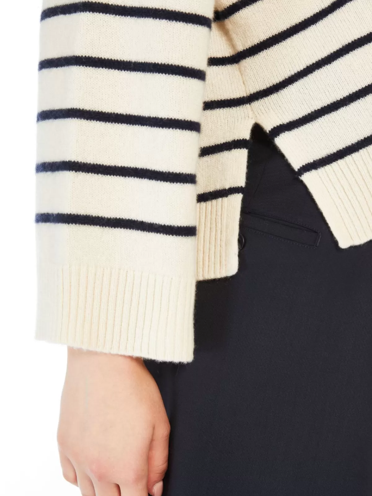 Lujoso suéter oversize de cachemira color hueso - Colección otoño-invierno Max Mara | Prenda de punto premium para un estilo casual con elegancia