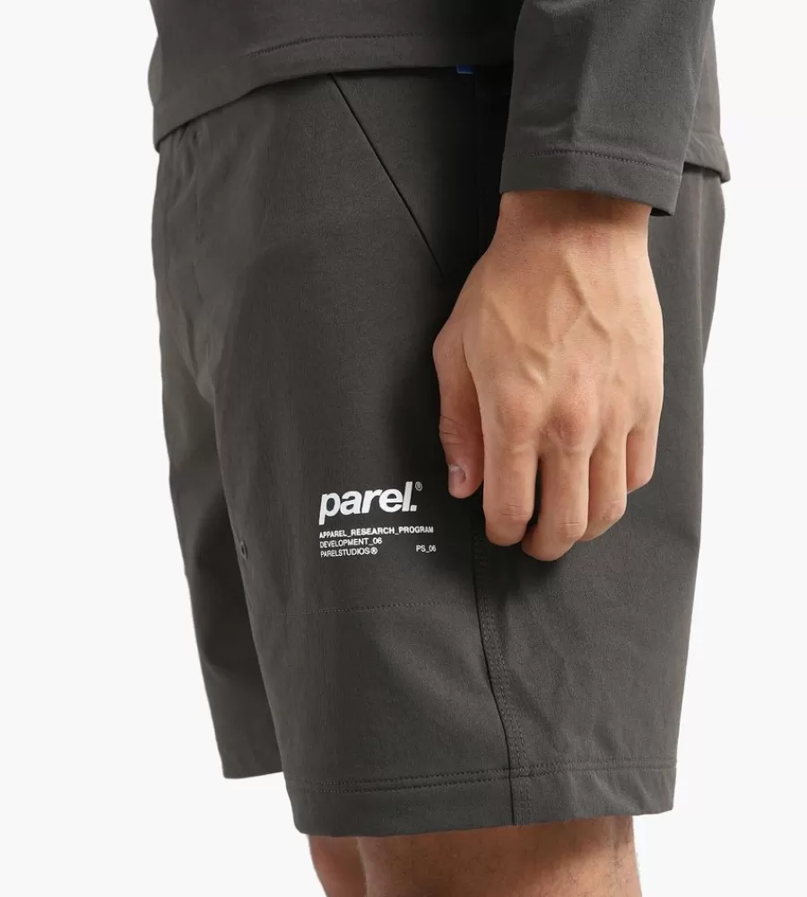 Shorts Vaqueros Saana en Carbón - Diseño Moderno de PAREL STUDIOS | Ajuste Perfecto y Estilo Urbano