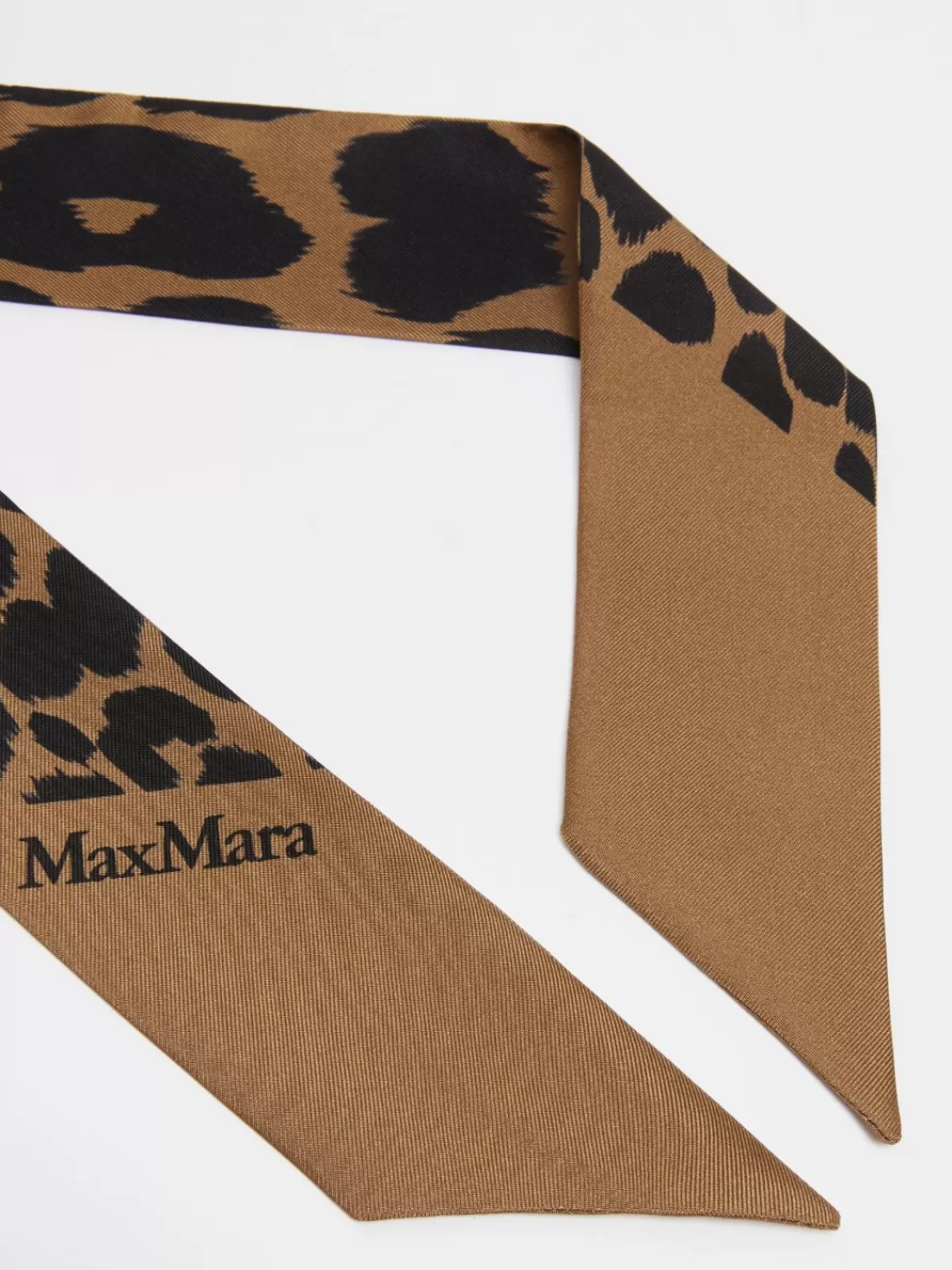 Pañuelo elegante Max Mara en seda suave con estampado exclusivo - Banda clásica en tono camello