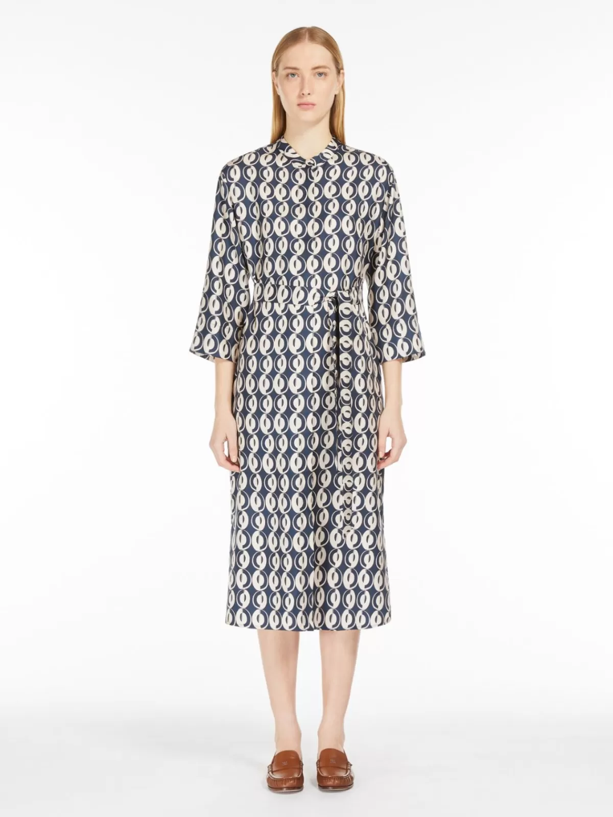 Elegante vestido estival Max Mara en seda italiana estampada - Azul Marino con diseño versátil