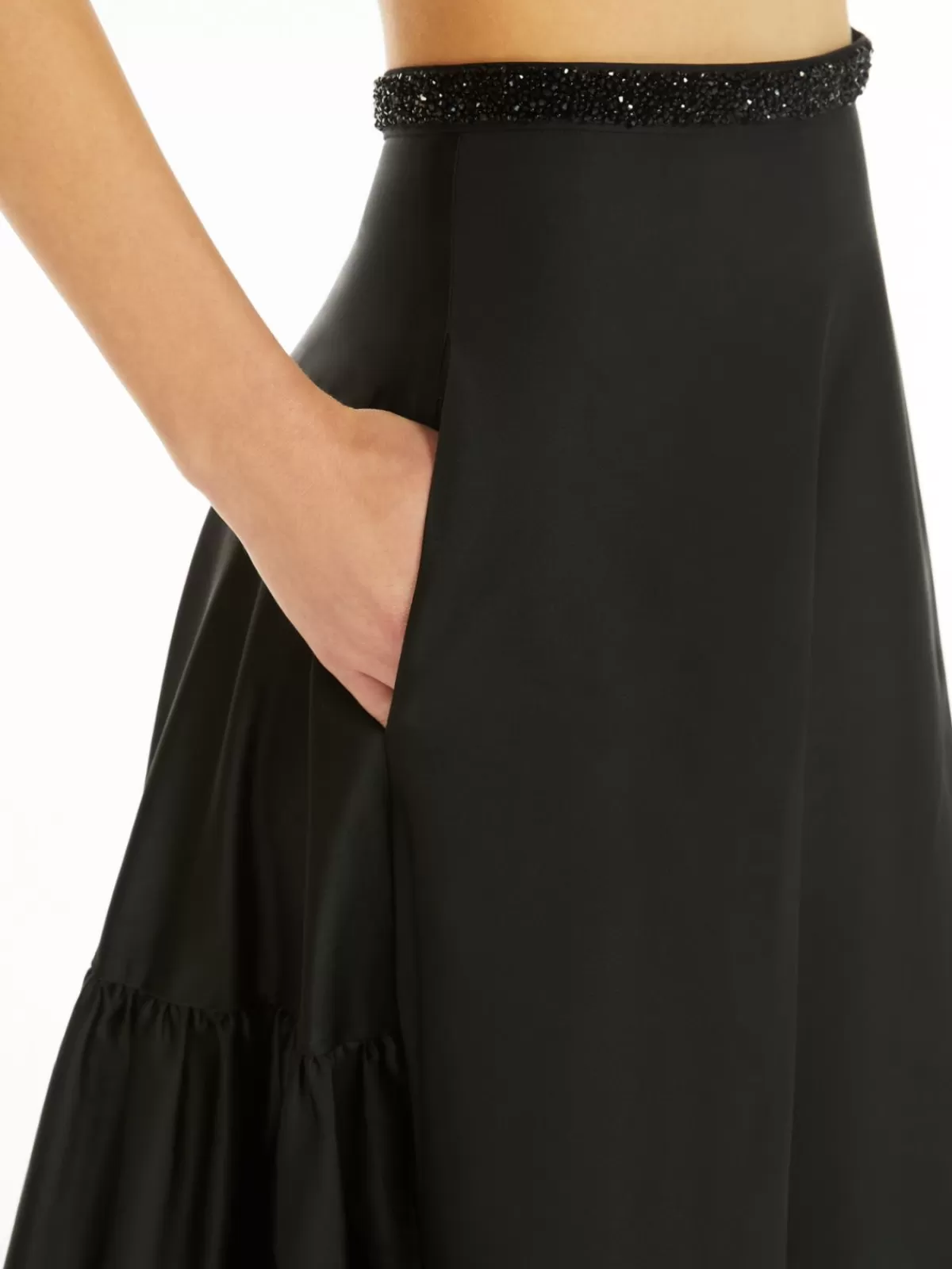Falda Radzmir de Max Mara en Ébano - Elegancia y Estilo en Cada Detalle