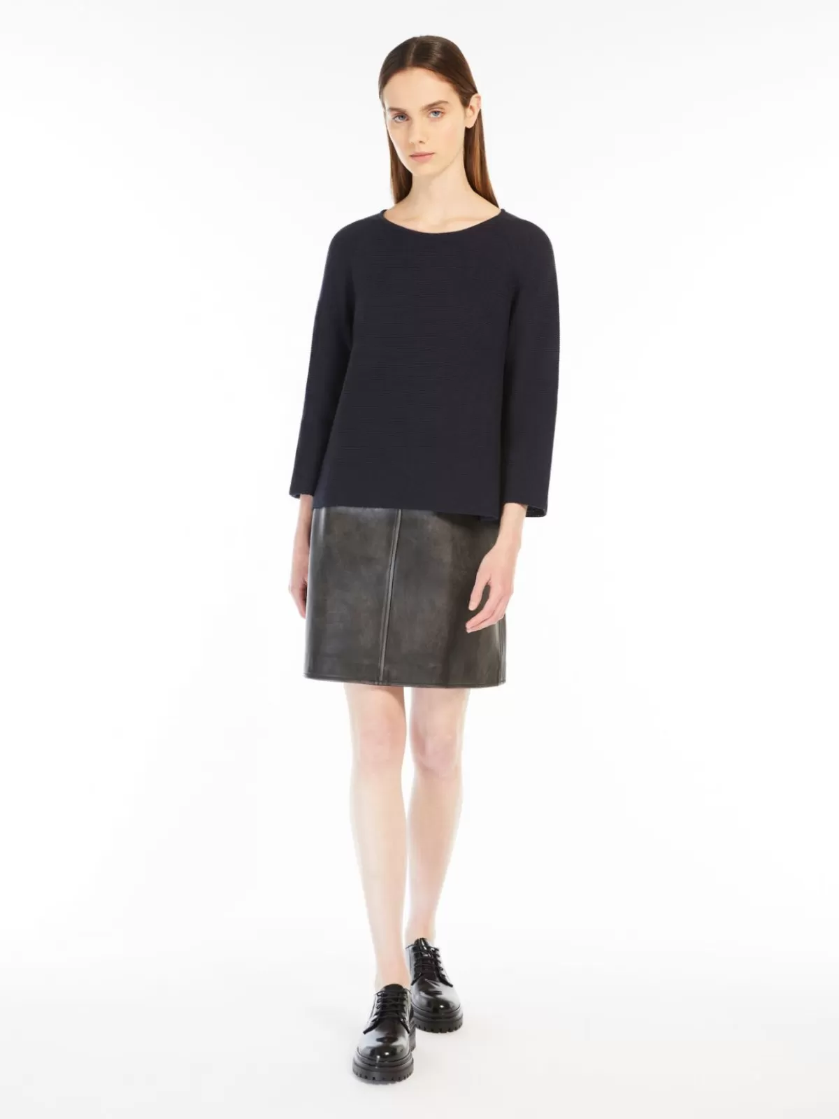 Suéter casual Max Mara en hilo de algodón - Corte relajado y tono marino versátil