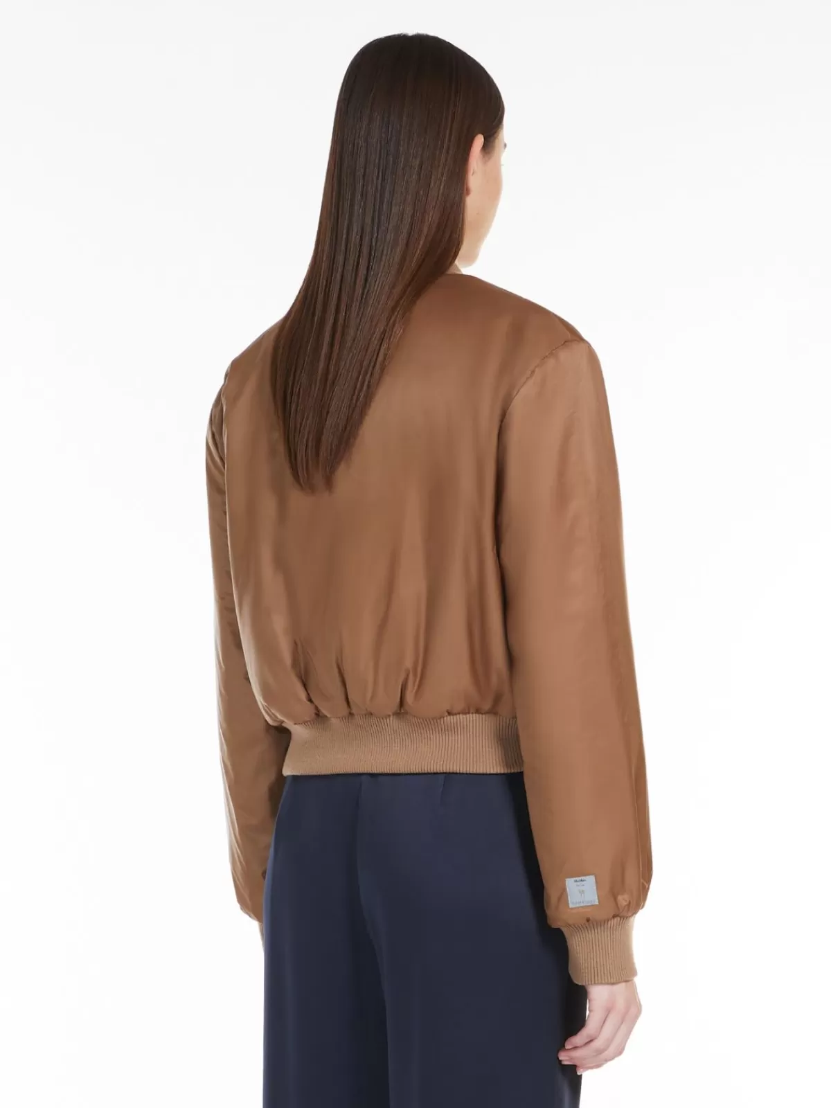 Chaqueta práctica y elegante de doble cara - Diseño bomber en tejido técnico resistente al agua by Cameluxe & Max Mara (Tono caramelo cálido) 

Colección exclusiva The Cube - Modelo versátil para look urbano o casual