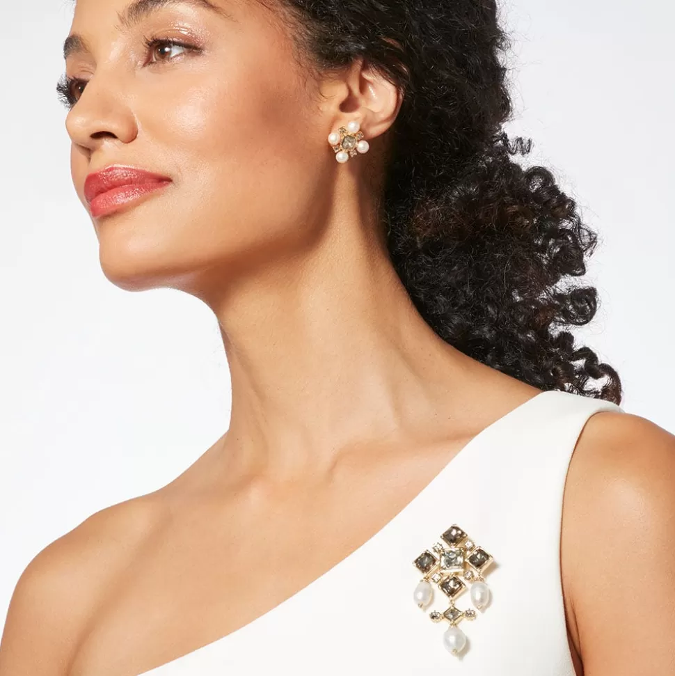 Broche Exclusivo The Met Store - Perlas Tudor con Diseño Colgante de Cristal, Elegancia Real y Detalles Artesanales