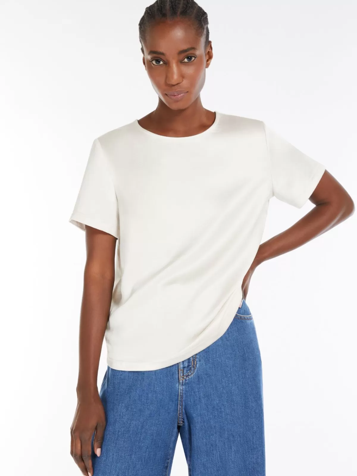 Camiseta Max Mara en satén y tejido jersey marfil - Elegancia y suavidad en un diseño clásico