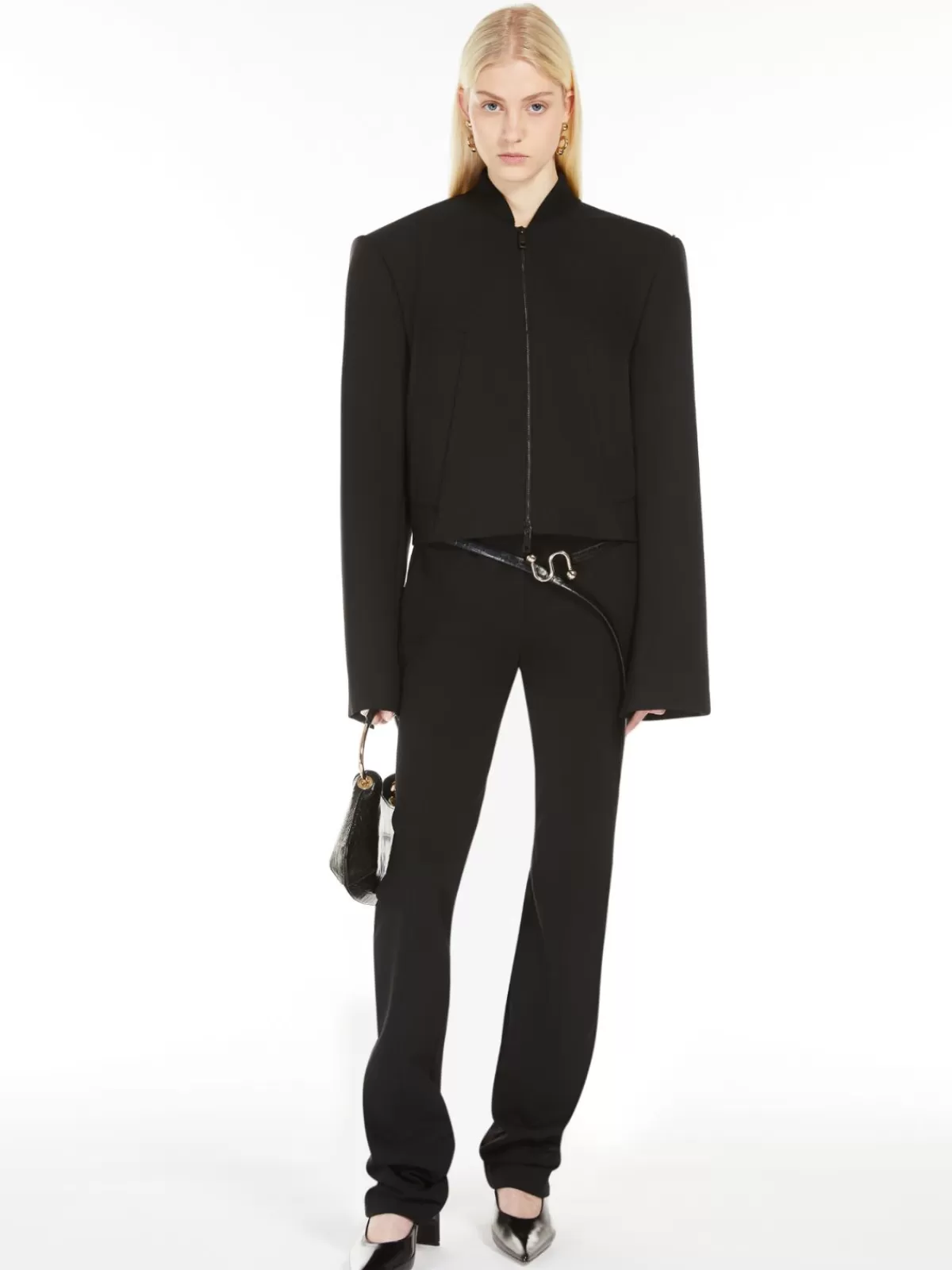 Chaqueta Corta Max Mara Invierno 2024 | Abrigo elegante en lana negra premium, estilo blouson sofisticado para mujer