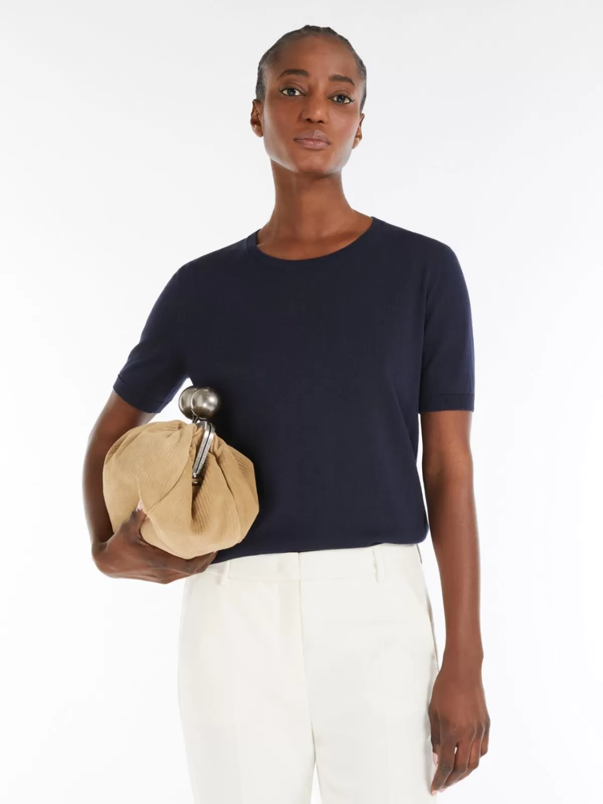 Camiseta clásica de punto MaxMara - Tejido premium en seda y algodón lavanda marino 

(Nota: He utilizado 