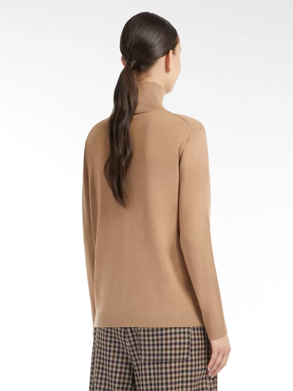 Max Mara - Jersey de cuello alto en lana y seda suave, tono camello elegante para invierno