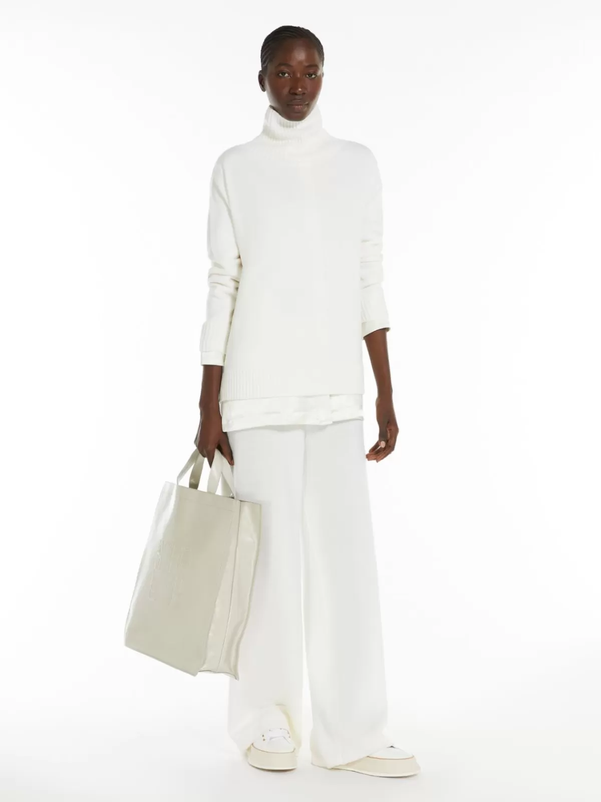 Max Mara Suéter invernal de lana delicada - Abrigo tejido en blanco helado