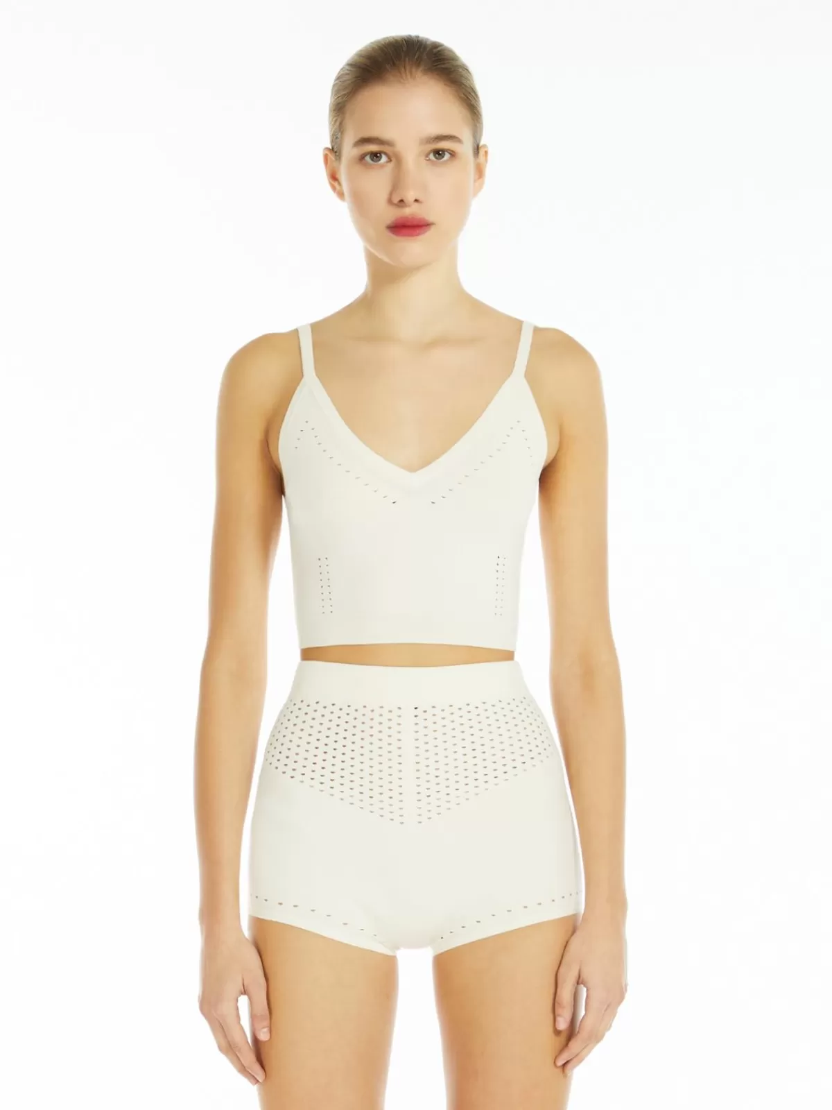 Prenda tejida Max Mara en viscosa suave - Blusa clásica color vainilla 

(Alternativa 2: Jersey ligero Max Mara diseño atemporal - Tonos crema en viscosa transpirable)