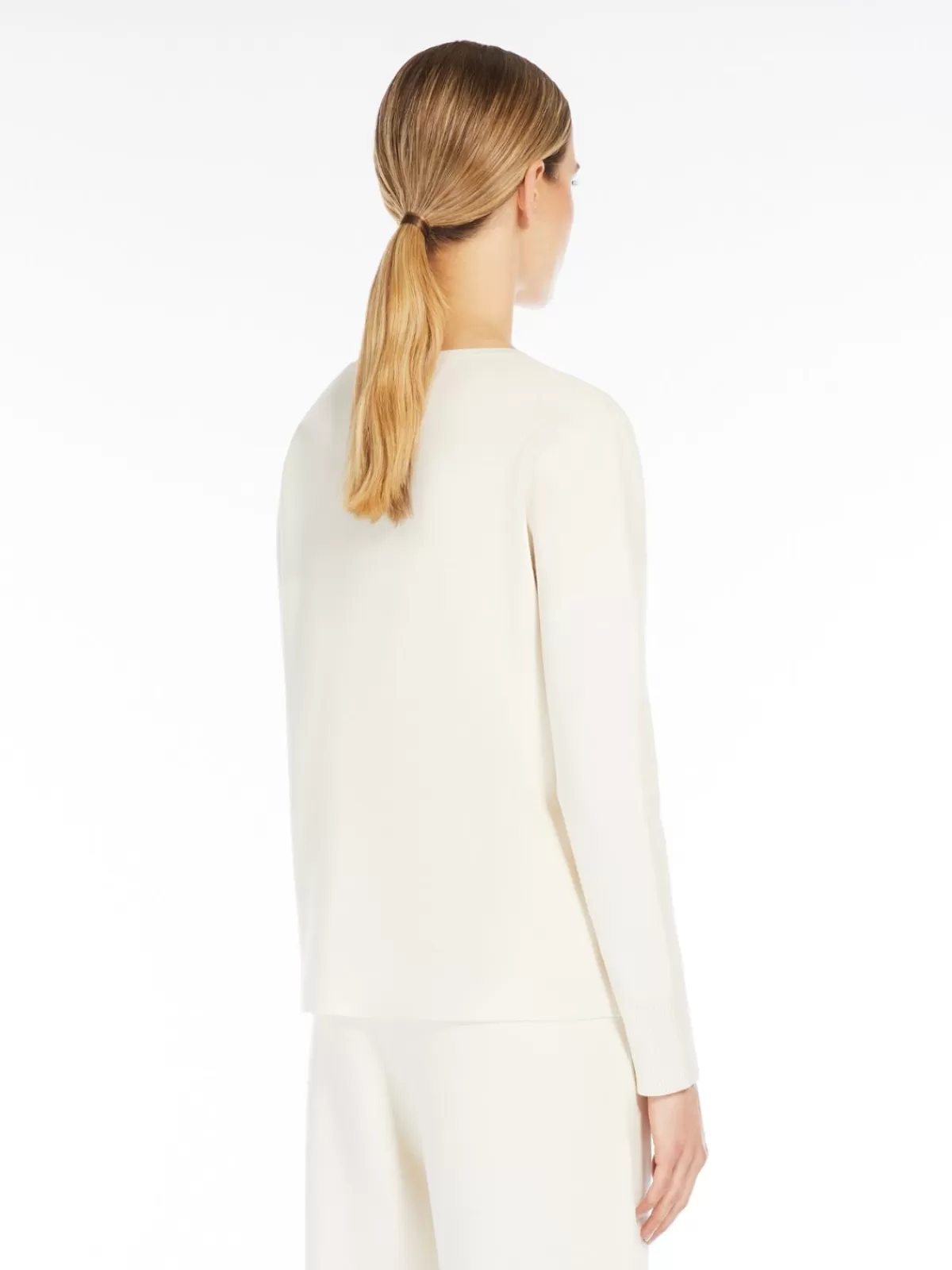 Suéter cómodo y moderno de Max Mara en hilo viscosa color marfil - Corte oversized para un estilo único