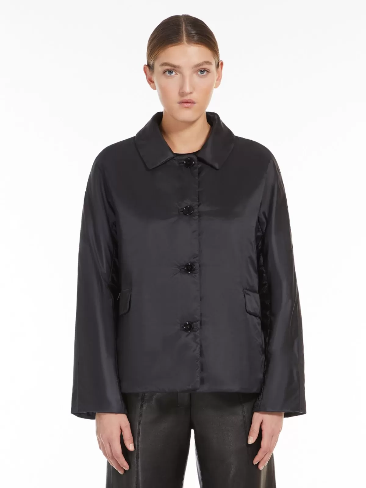 Chaquetón acolchado Max Mara en tejido técnico impermeable - Negro intenso para días de invierno