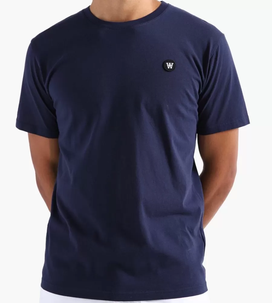 Camiseta Essential Ace de WOOD WOOD en Azul Marino - Certificación Textil Sostenible