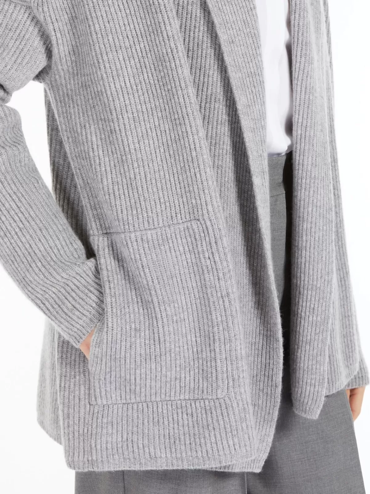 Max Mara - Cárdigan de invierno en lana y cachemira, tonalidad gris perla - Prenda versátil para looks elegantes y cómodos