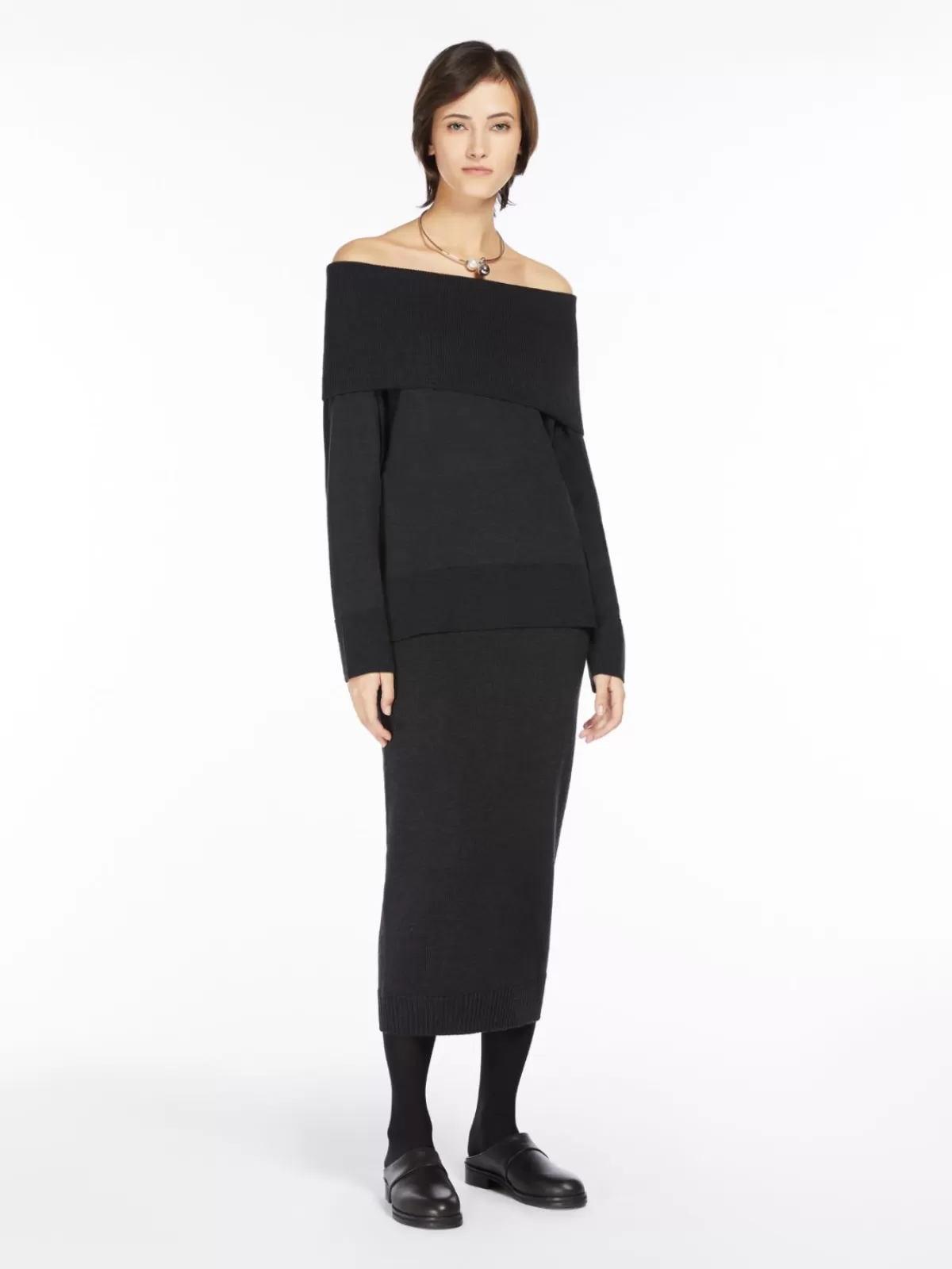 Max Mara - Suéter de lana con escote caído en gris oscuro | Prenda de punto elegante para tu colección invernal