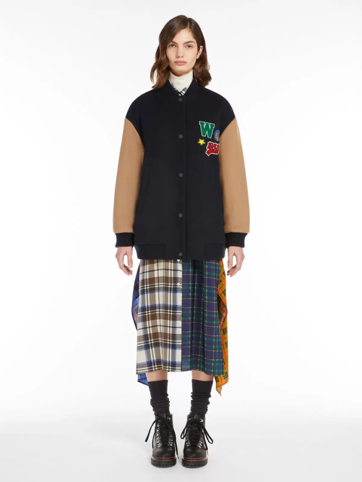Abrigo acolchado bomber de lana Max Mara - Azul Marino cálido para estilo urbano invernal 

(：Chaqueta bomber acolchada con forro interior suave de lana Max Mara en tono marino clásico)
