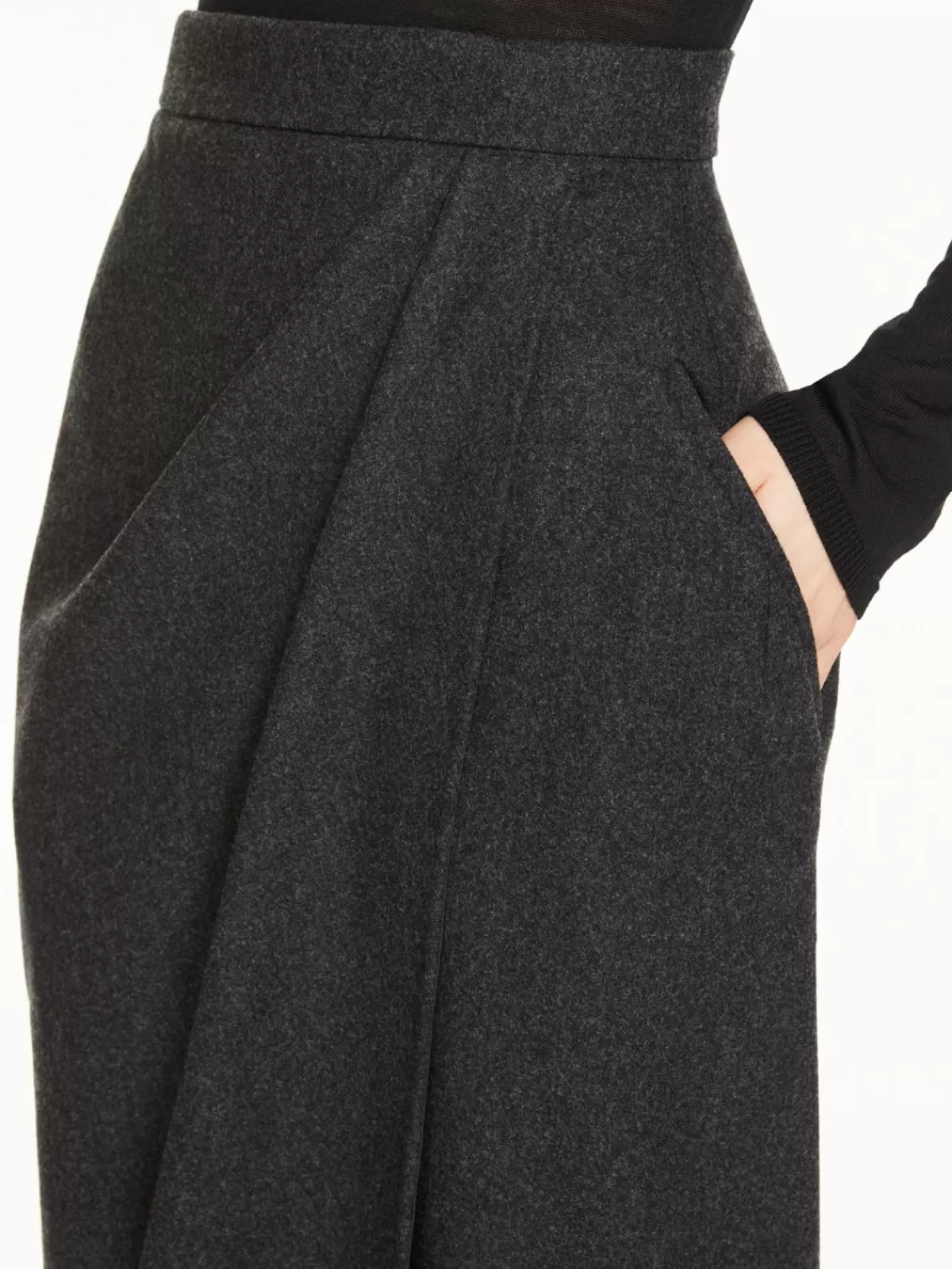 Falda cruzada de lana merino en tono grafito - Diseño elegante de Max Mara