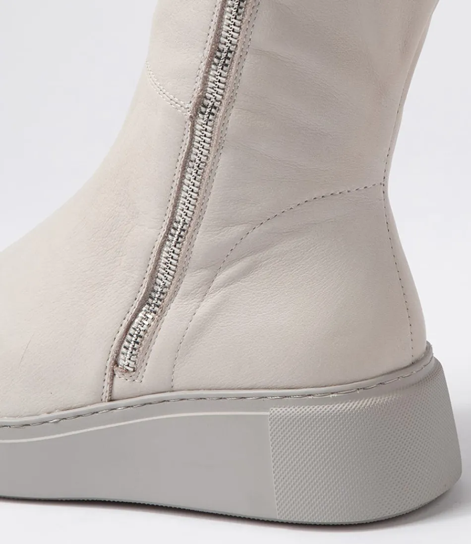 Botas elegantes de invierno para mujer - DJANGO & JULIETTE en cuero marfil brumoso, diseño Yogue con detalles en piel de becerro de máxima suavidad.